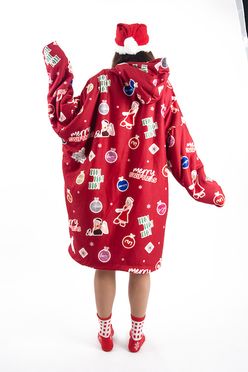Swiftmas Blanket Hoodie tsch 4
